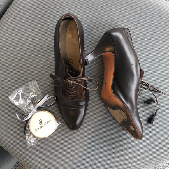 Ferragamo chocolate brown heels with tassels - Picture 3 of 7